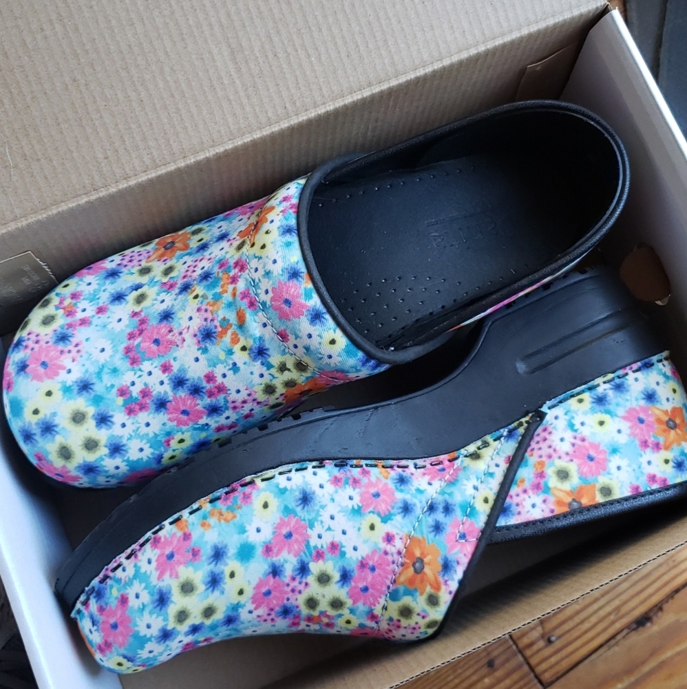 Sanita Clogs